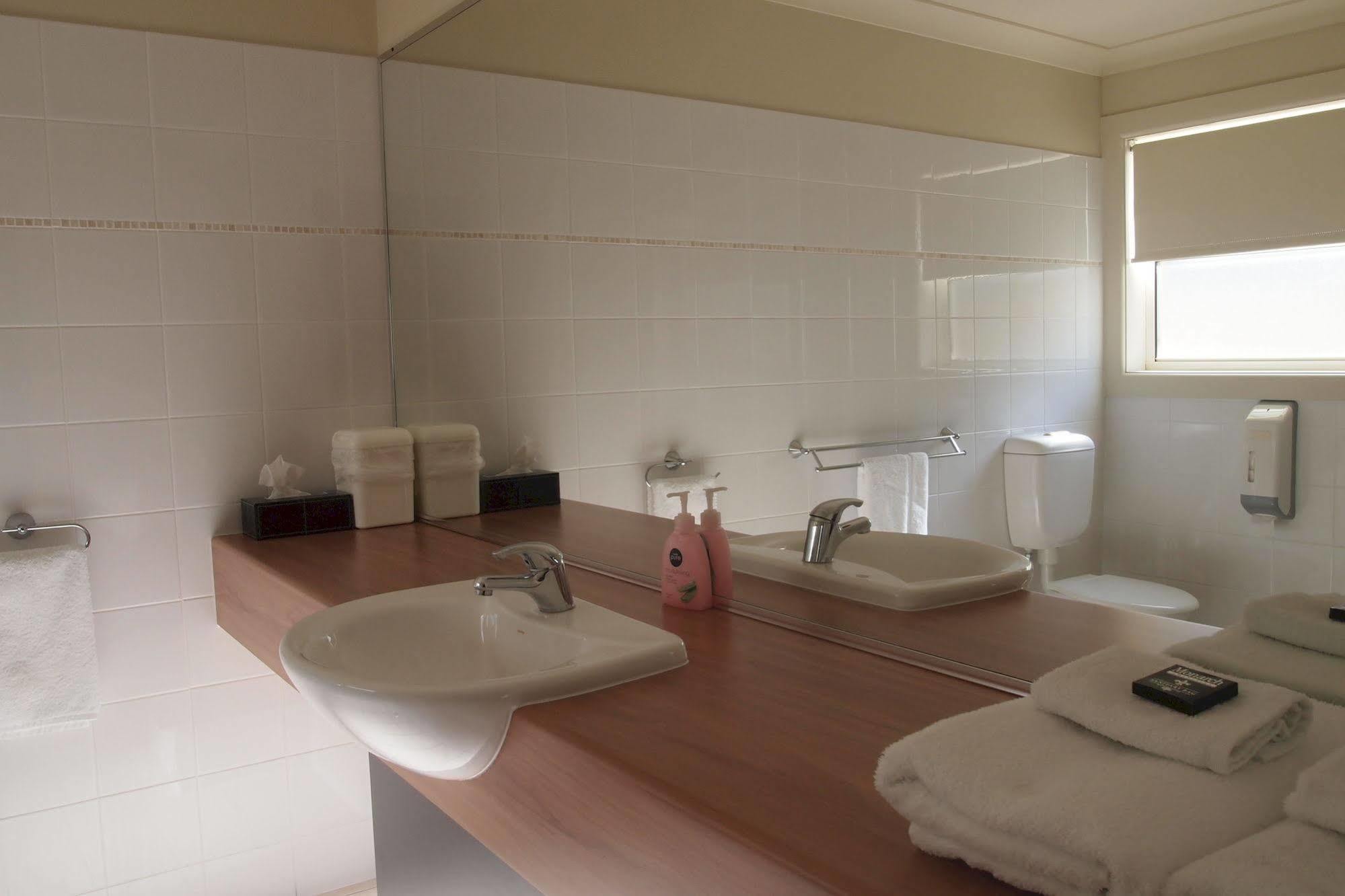Alexander Cameron Suites Пенола Екстер'єр фото