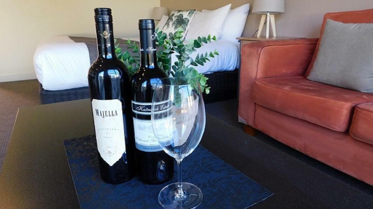 Alexander Cameron Suites Пенола Екстер'єр фото